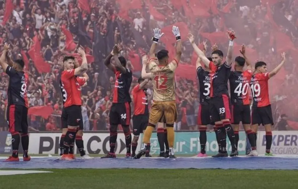 Equipo que desciende, no juega los playoffs de la Copa de la Liga