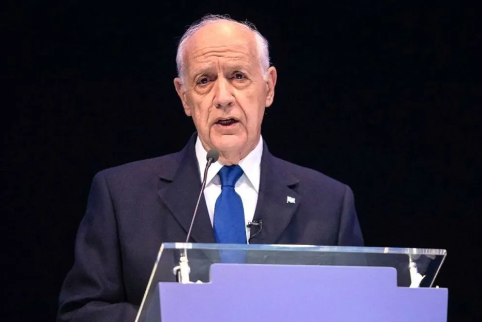 Lavagna respalda a Massa en busca de un gobierno de unidad nacional