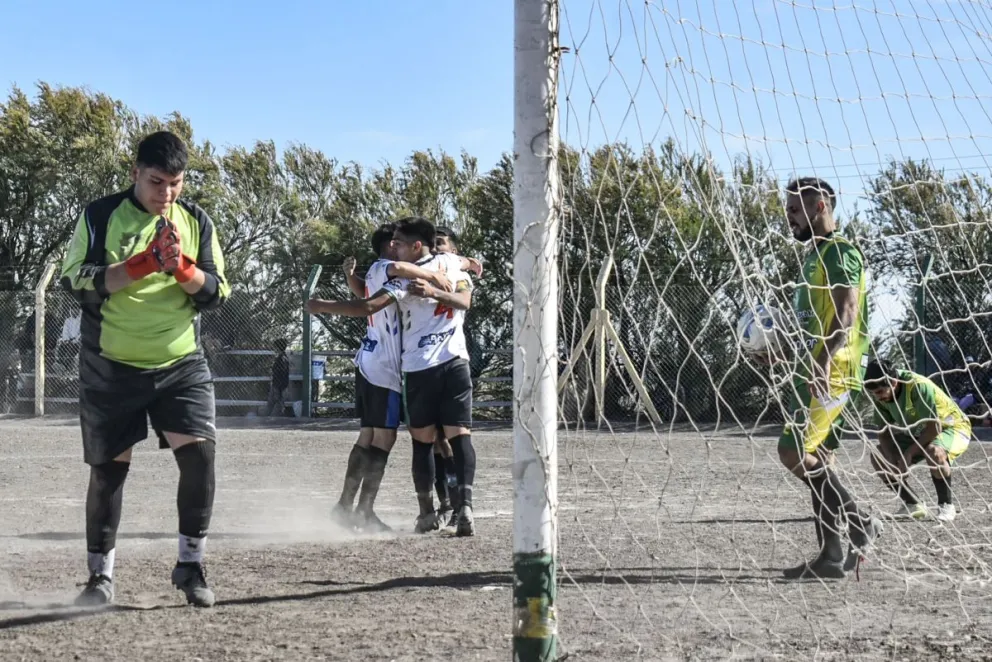 Cultural goleó a Boulevard y tiene un pie en cuartos de final