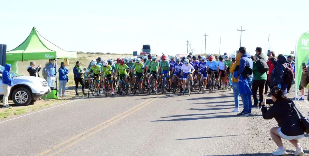 Juegos de la Araucanía en Viedma: se cierran las competencias de básquet y ciclismo