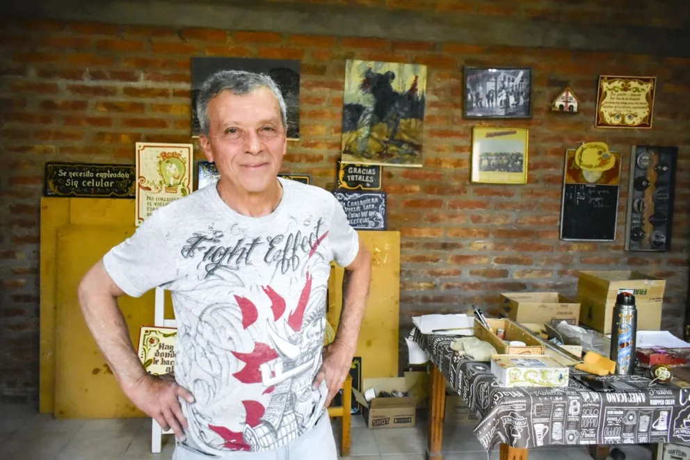 Víctor Hugo Davis, un apasionado de la pintura que eligió a Viedma como su lugar de vida