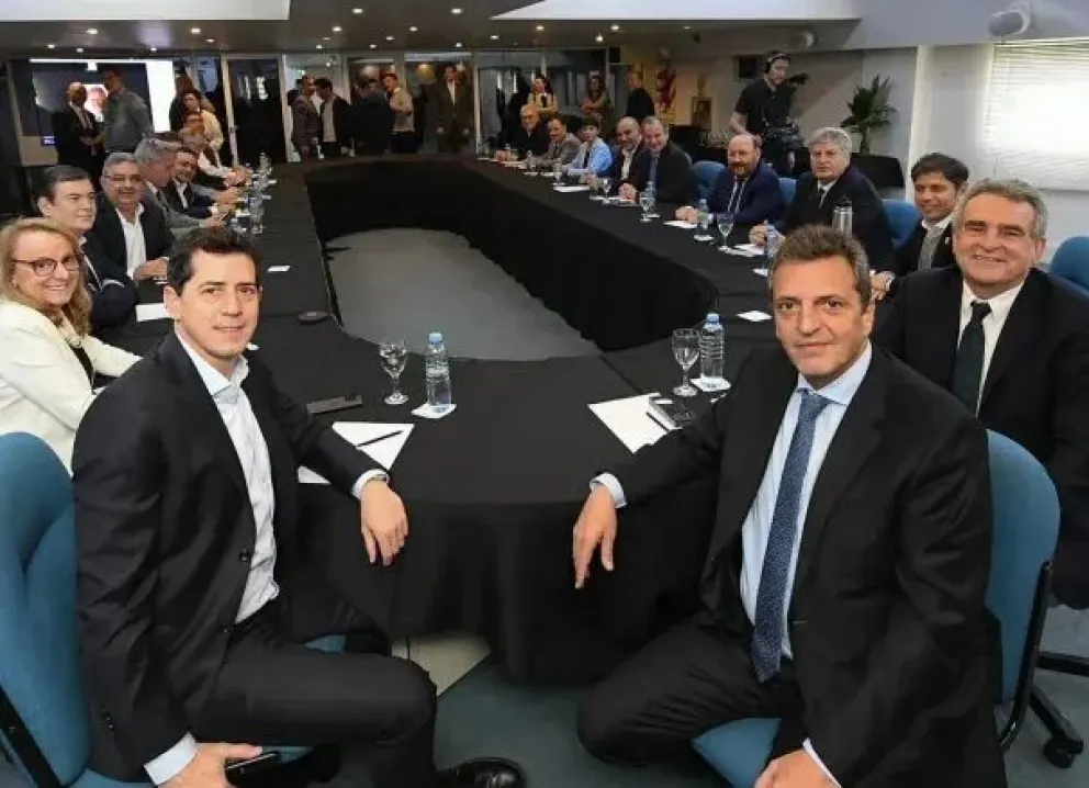 Gobernadores respaldan a Sergio Massa en busca de un gobierno de unidad