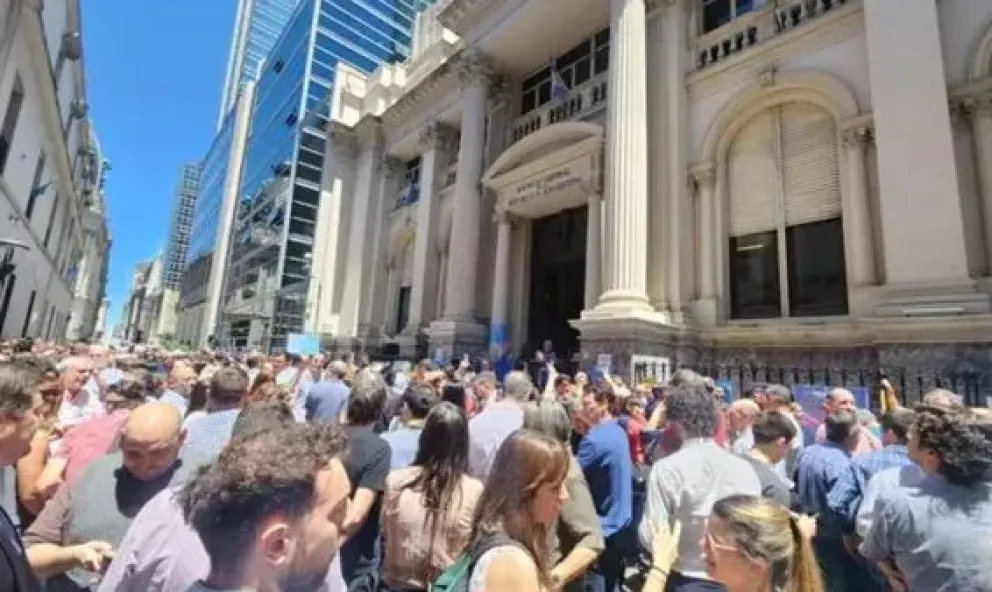 Amenazas de muerte a trabajadores del Banco Central por parte de diputado electo de La Libertad Avanza