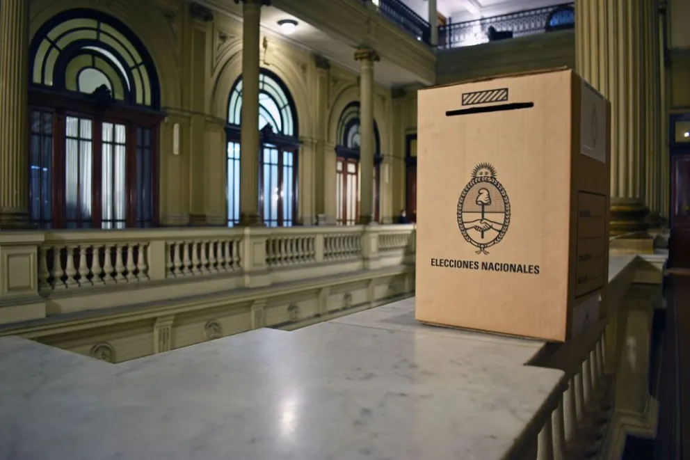 La Cámara Nacional Electoral tuvo una reunión con los dos partidos que compiten en el balotaje