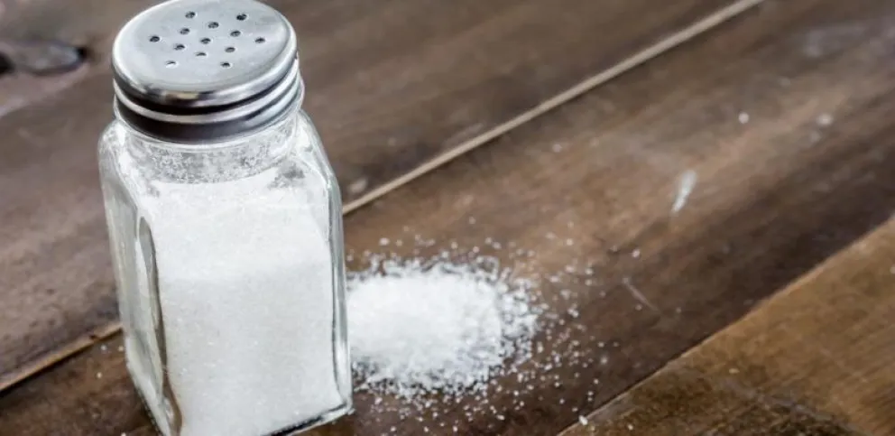El secreto para controlar la presión arterial estaría en reducir una cucharadita de sal de las comidas