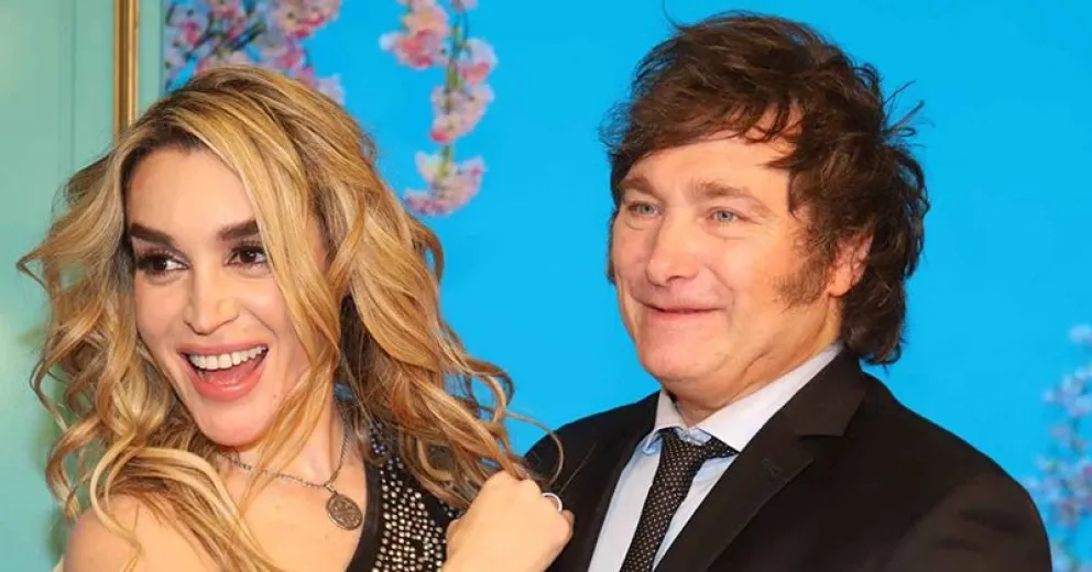 Fátima Flórez y otros famosos votan en el triunfo de Milei con looks llamativos