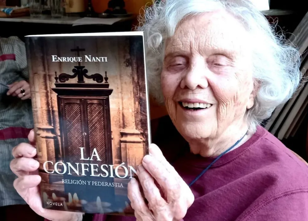 “En los zapatos de Elena”: un escritor y periodista viedmense entrevistó a una leyenda viviente