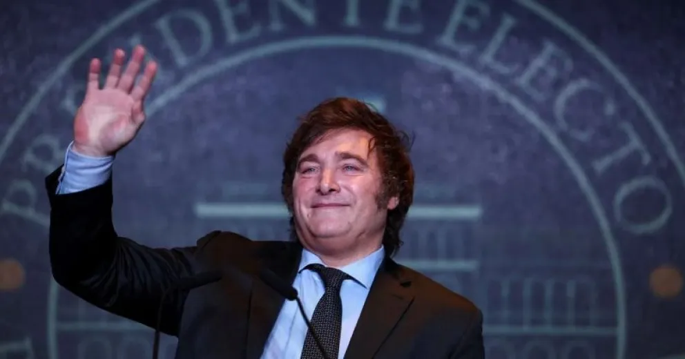 Revelan parentesco sorprendente entre famoso periodista y Javier Milei