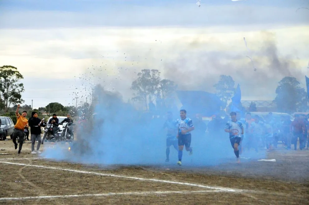 Hubo lío en un partido de la Asociación Barrial del Valle Inferior