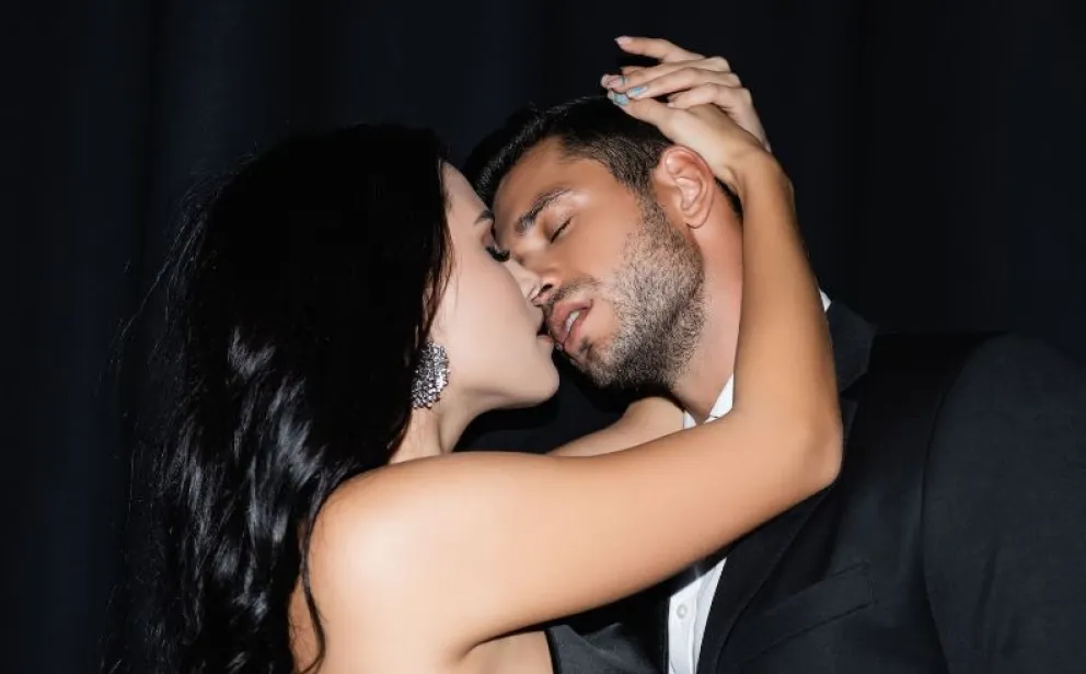 Qué transmiten los besos de cada signo del zodiaco