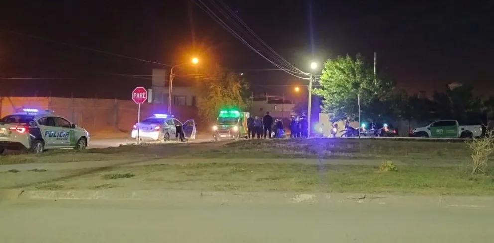 Una mujer policía sufrió un accidente de tránsito cuando se dirigía a su lugar de trabajo 