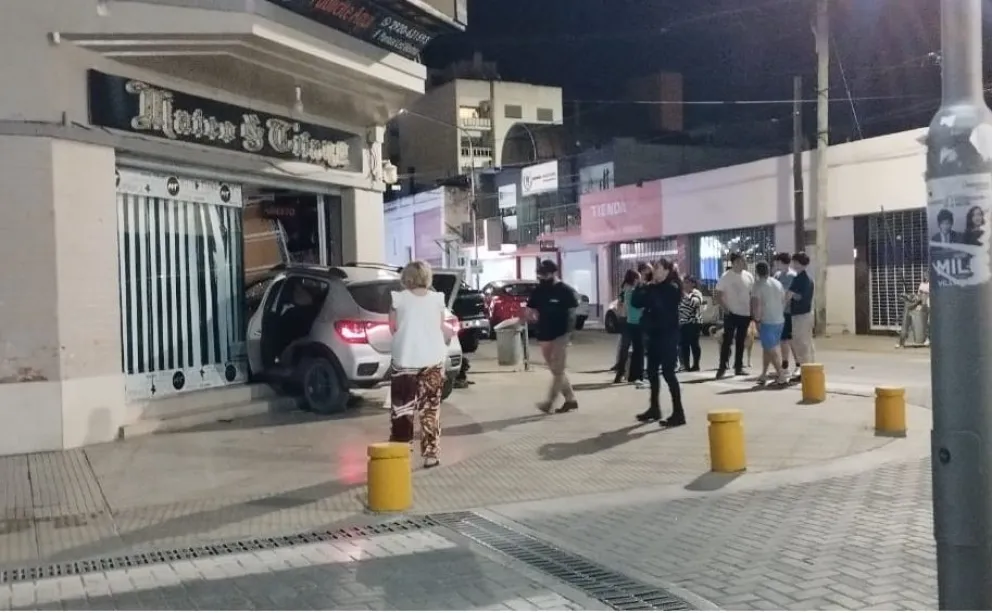 El viernes cerró con un espectacular accidente en pleno centro