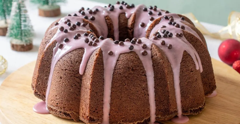 Descubri el placer de este jugoso Bundt Cake de chocolate y vino tinto