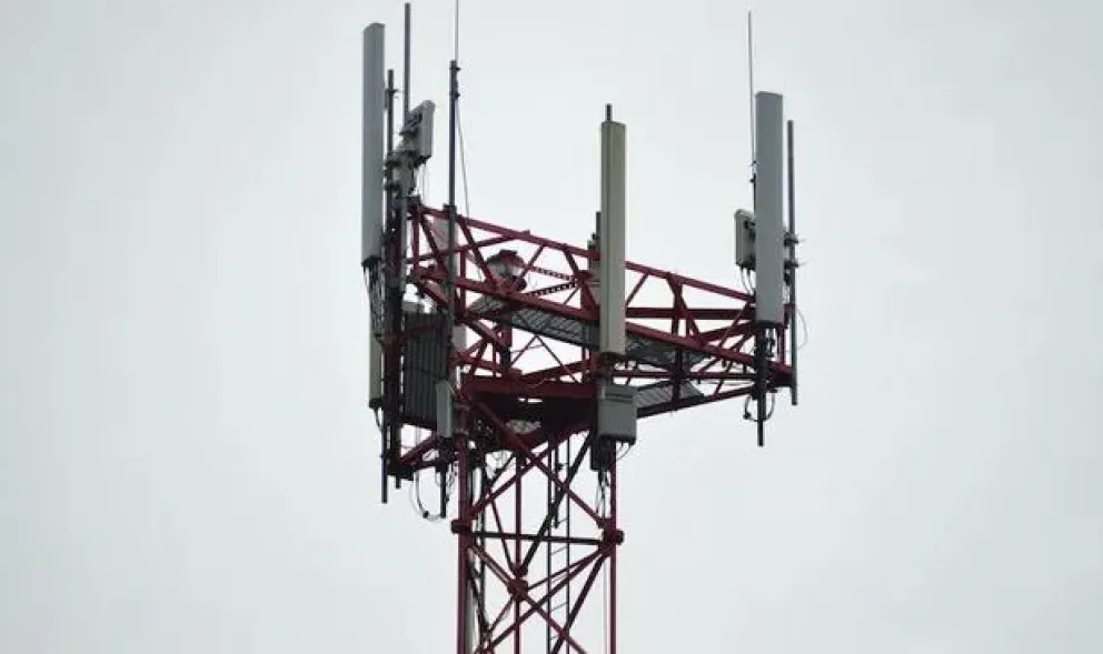 Anulan el DNU que declaró servicio público esencial a las telecomunicaciones