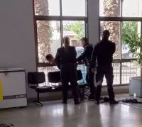 Atrapan a un delincuente que andaba armado por la calle