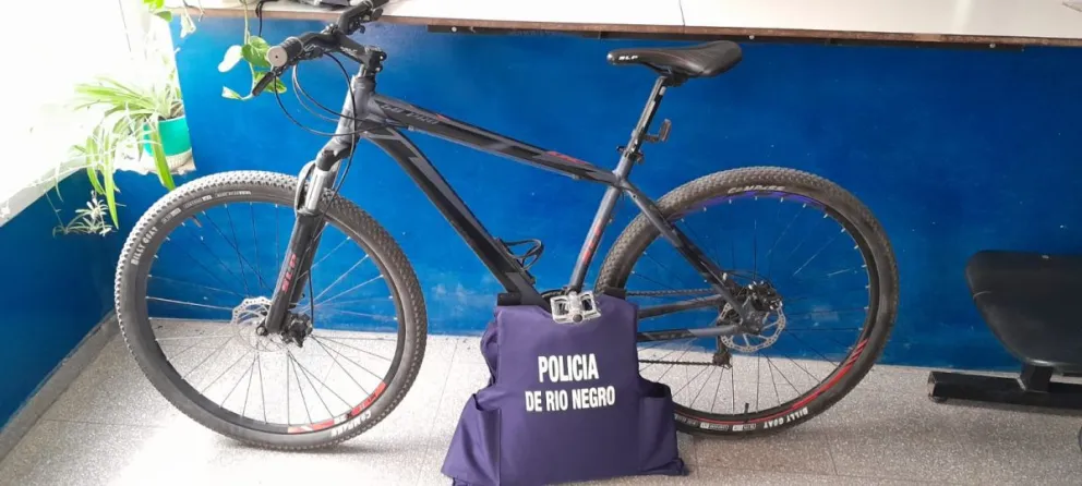 En menos de ocho horas, la policía de la 30 se metió en el Guido y recuperó una bicicleta robada