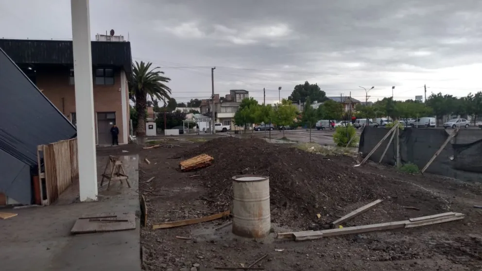 Miler sobre el recorte a la obra pública: "Es una barbaridad lo que están realizando las empresas"