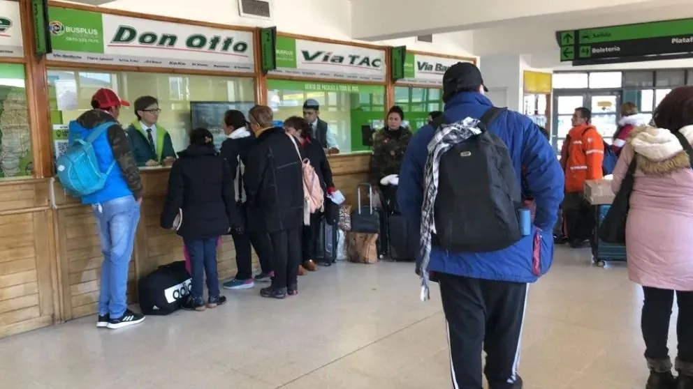 Estudiantes denuncian a empresas de transporte que no quieren darle el descuento universitario