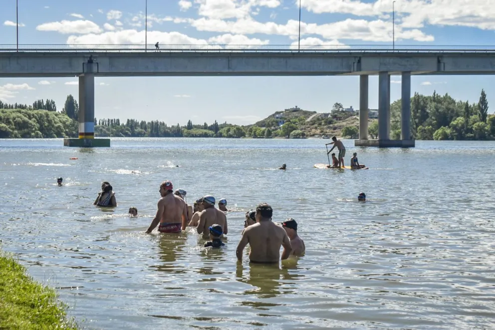 Enojo con quienes van a pescar a la zona exclusiva para meterse. Foto: archivo