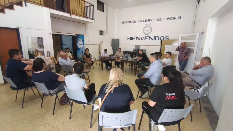 Hubo acuerdo sobre cómo funcionarán los comercios en la previa de las fiestas