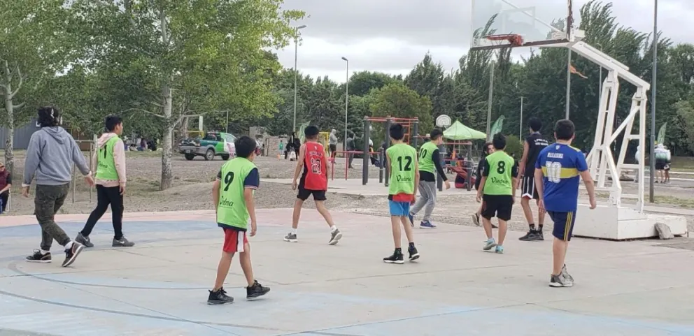 El Parque Ferreira se colmó de niños y adolescentes