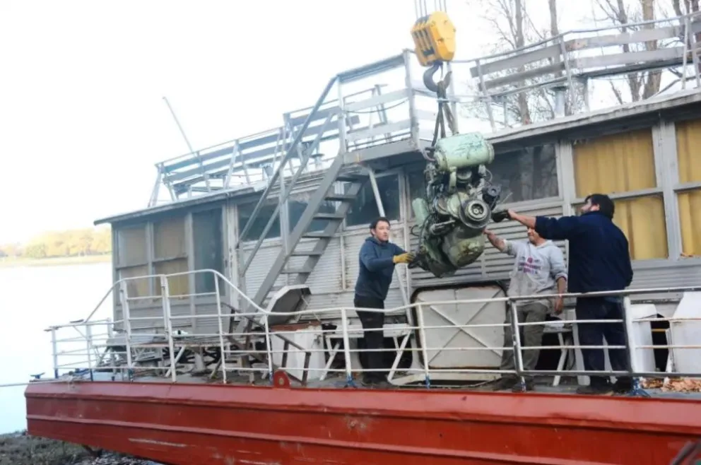 Primera etapa: el catamarán volverá a flotar 