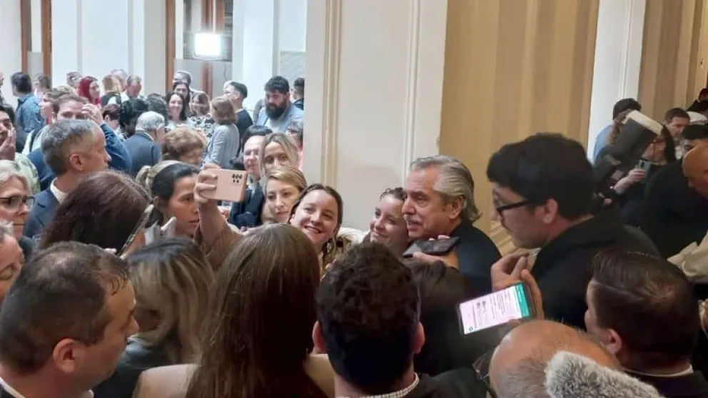 Alberto Fernández se despidió de los empleados de Casa Rosada: "Dejamos un país en marcha"