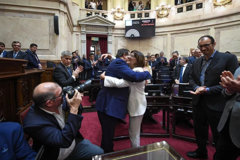Tras una provechosa labor, Weretilneck se despidió del Senado para asumir la gobernación