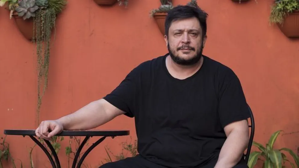 Hernán Casciari bajó todos sus libros un 50% "mientras lo puteen" en Twitter