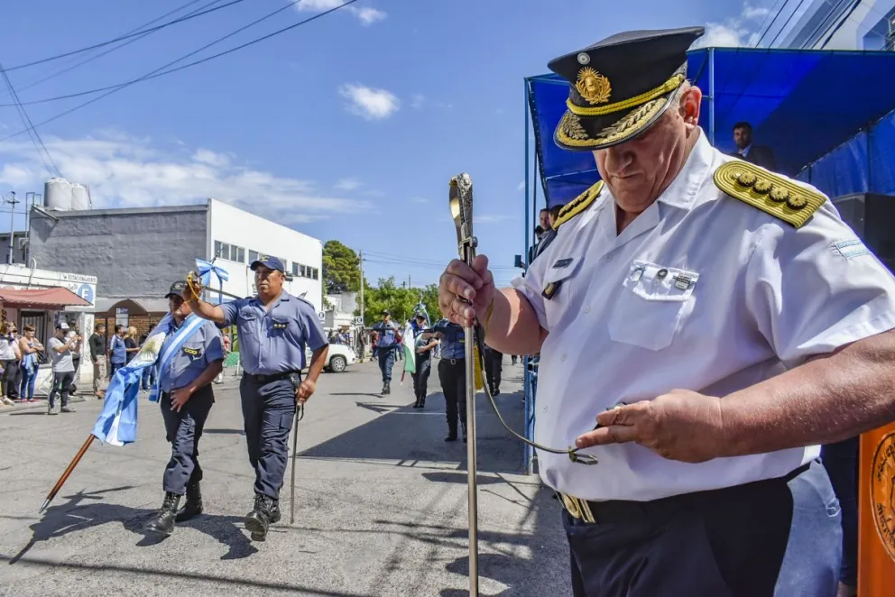 Tellería se despidió criticando a los “opinólogos”