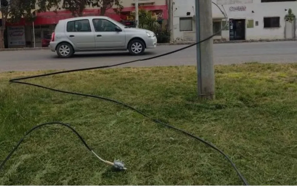 Dejó el auto con la llave puesta, desapareció y fue encontrado a varias cuadras