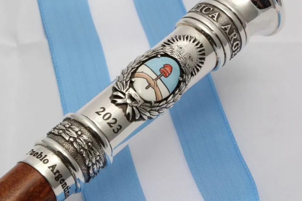 Impresionante: más de 4 millones de personas colaboraron en la creación del nuevo bastón presidencial 