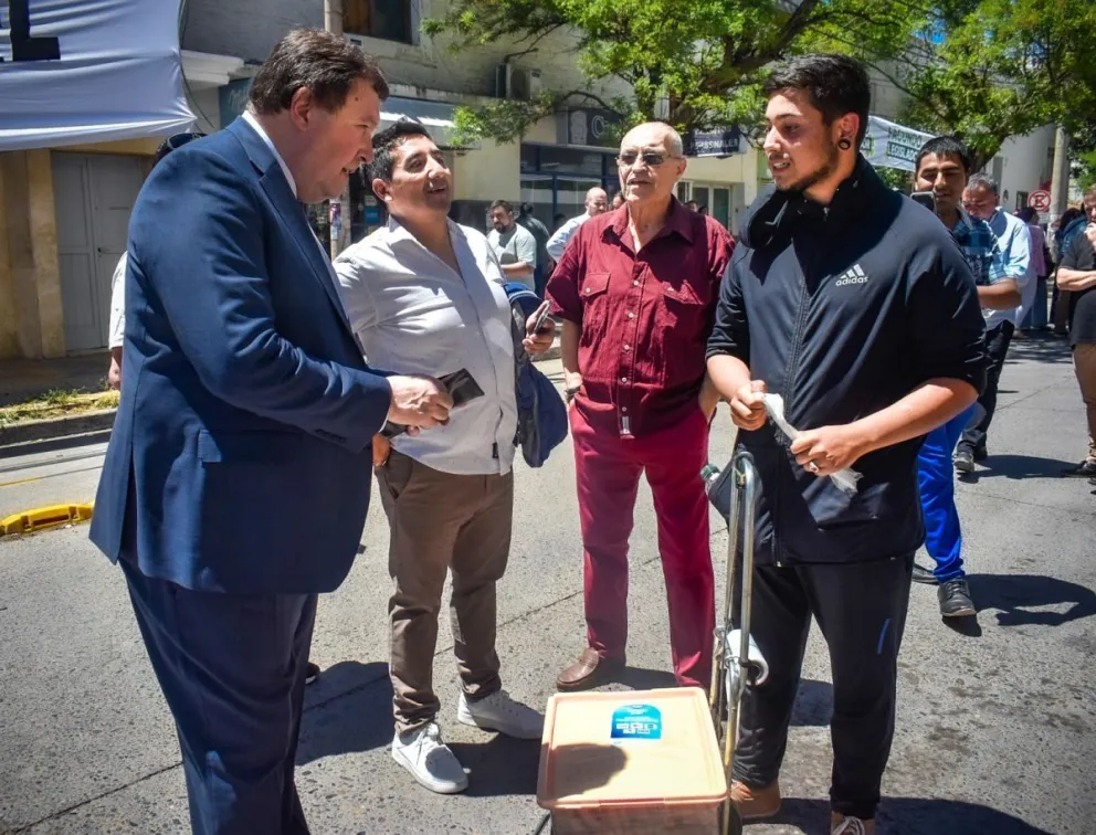 Weretilneck planteó que un trípode atenderá la seguridad