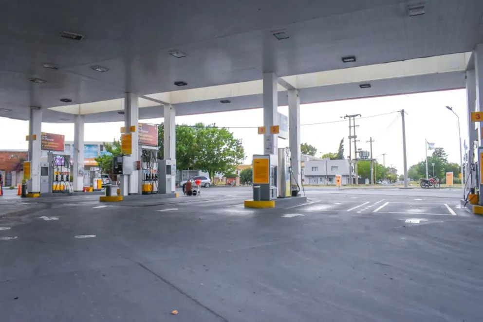 El impacto del nuevo incremento del valor de los combustibles en Viedma: estaciones vacías y tanques que no se llenan