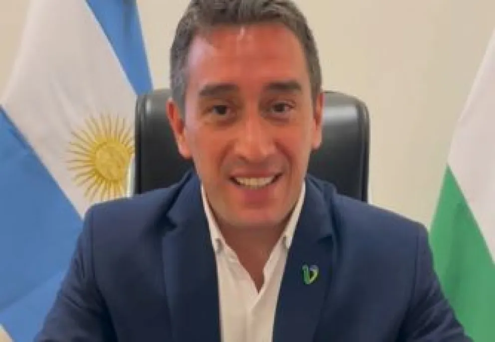 Marcos Castro insistió con "diálogo y la continuidad" en su primer día de mandato