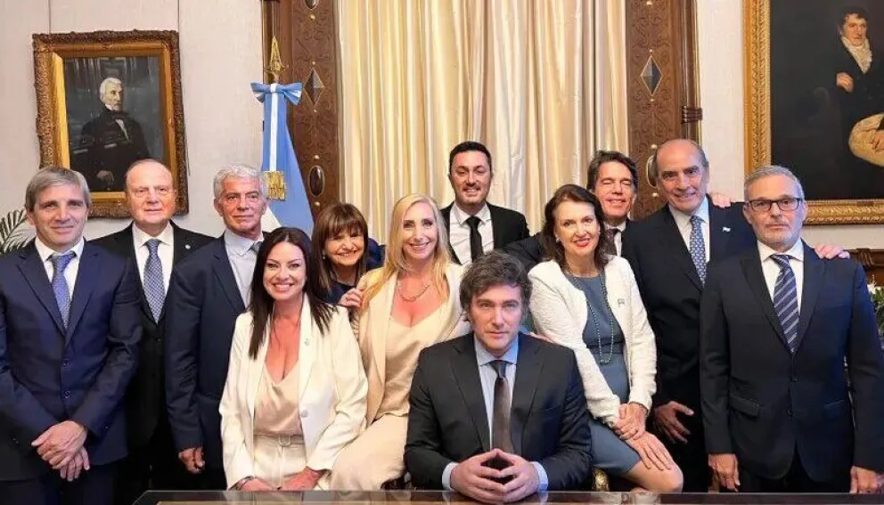 Milei encabezó su primera reunión de Gabinete: “El objetivo es el reordenamiento del Estado”