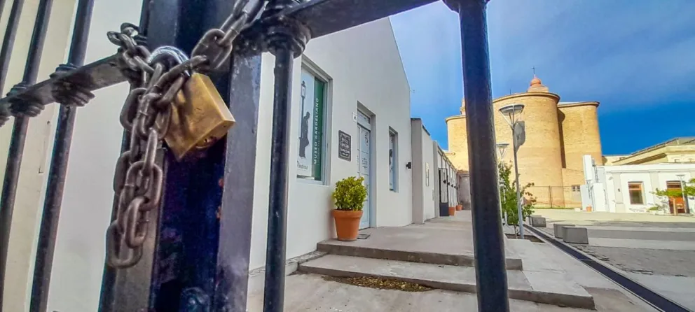 Un descanso del personal y problemas eléctricos postergan el recuerdo de Gardel