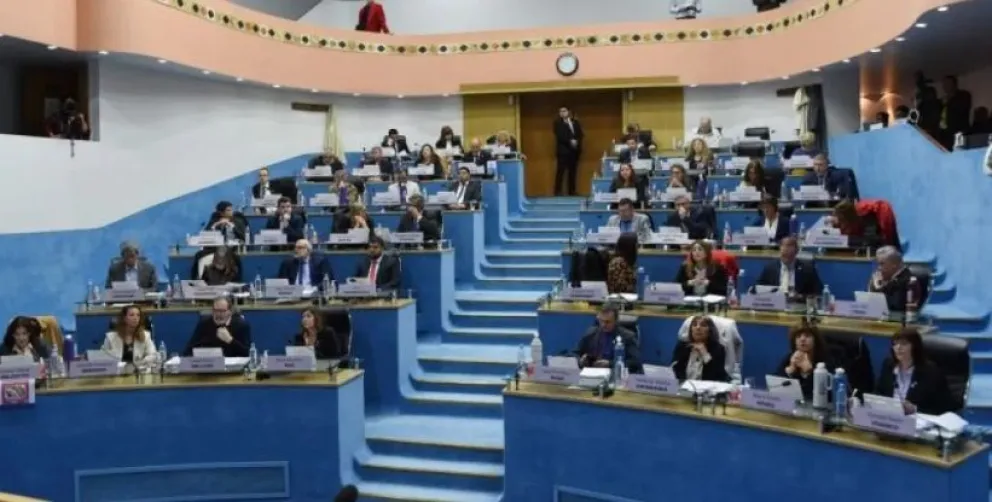 Legisladores recién asumidos piden despegarse del PRO