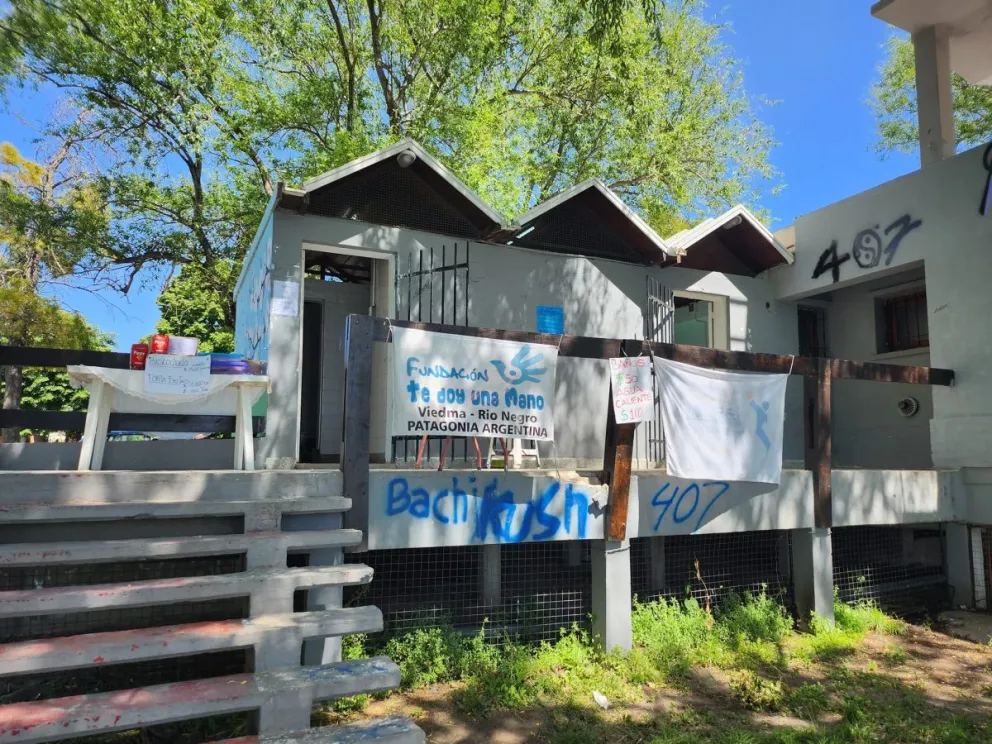 La costanera de Viedma suma opciones e infraestructura para los bañistas