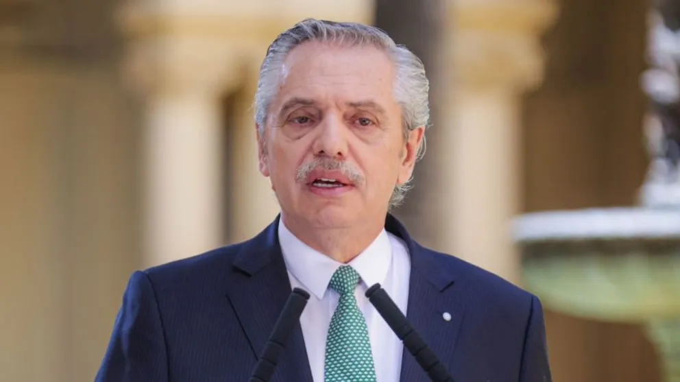 Derogaron el decreto que firmó Alberto Fernández para otorgarse custodia en el exterior 