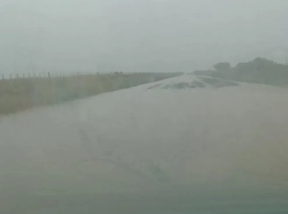 Dramática postal del camino a San Blas y se pide circulación con precaución