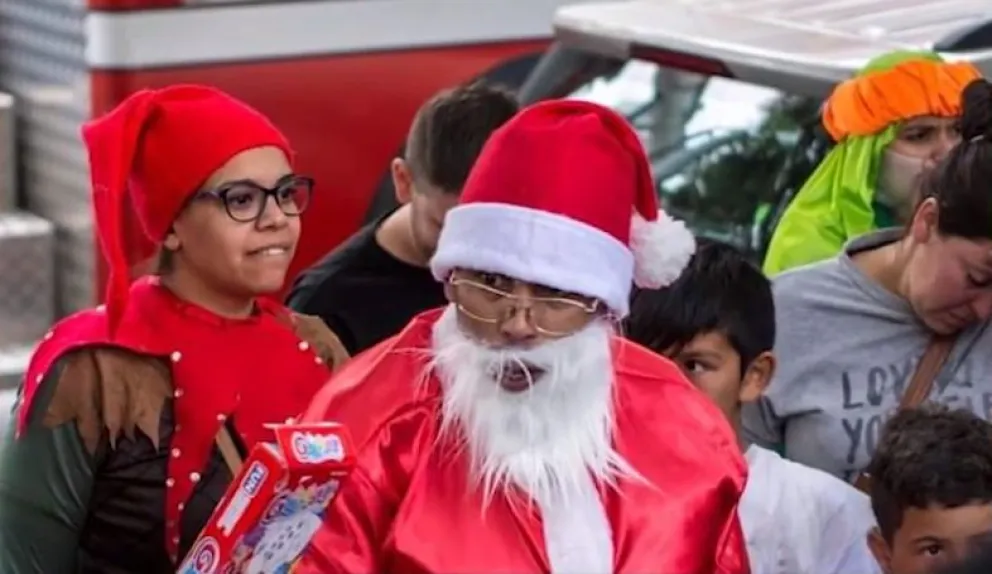 Barrios Unidos prepara la colecta navideña para el "Papá Noel por un día" 