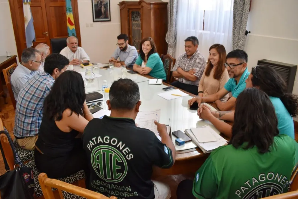 Los gremios municipales acordaron el pago de bono y confirmaron fecha de pago de aguinaldo