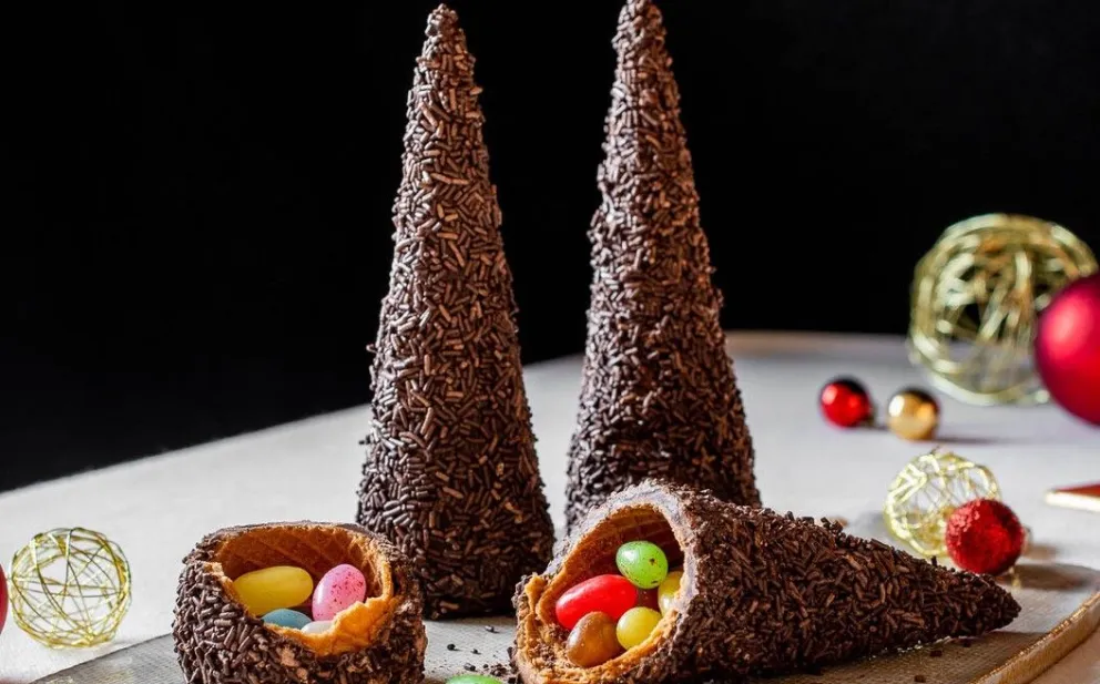 Crea magia en tu mesa: Árboles de Navidad de Chocolate y Caramelos