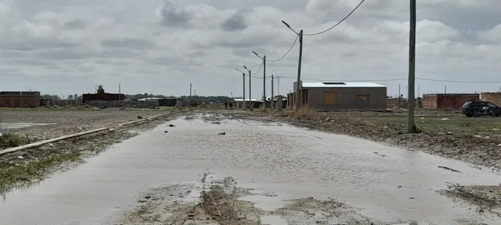 La lluvia dejó su impacto en las calles de Viedma