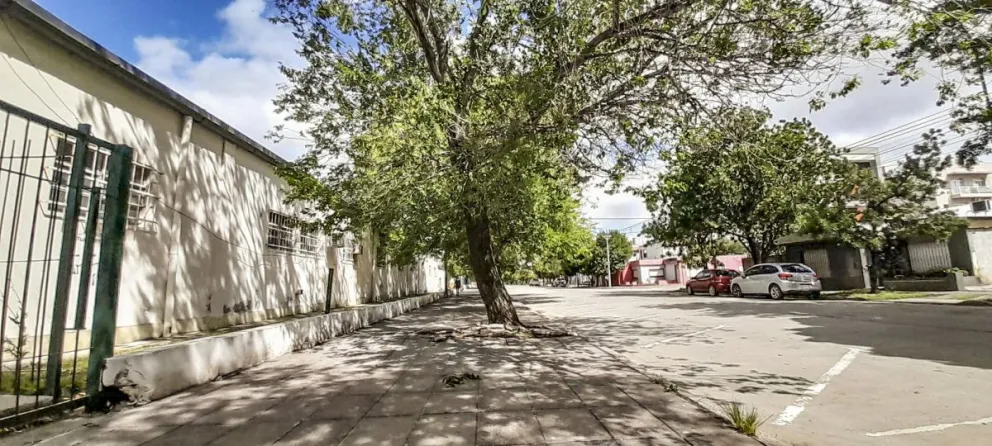 El cuerpo finalmente fue llevado a la morgue del hospital Zatti. 