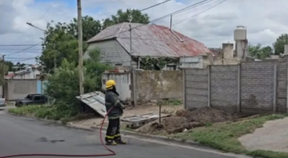Tensión en Patagones por la ruptura de un caño de gas en una zona residencial 