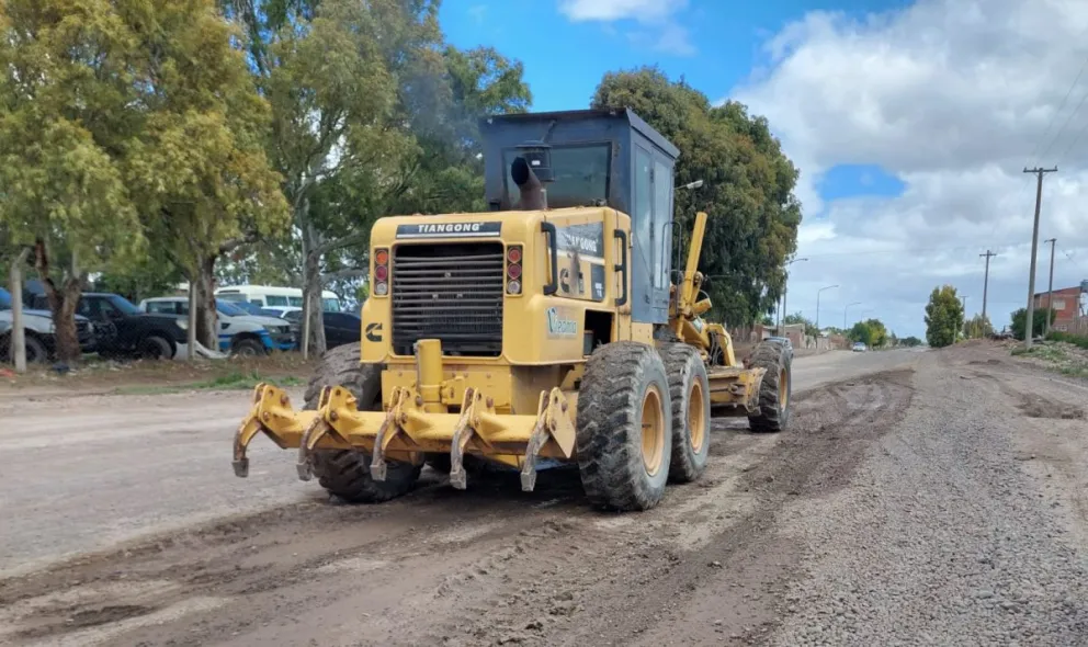 Intensa tarea de repaso de calles tras las fuertes lluvias