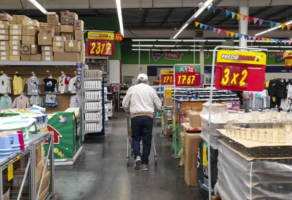 Escenario complejo y desafiante para los consumidores locales.