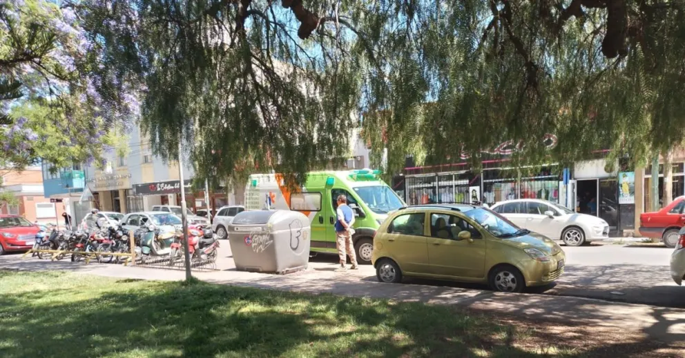 Susto y descompensación en pleno microcentro de la ciudad 